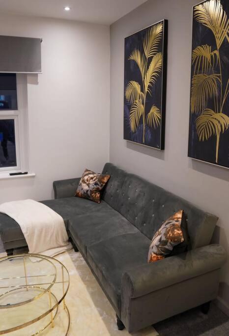 Luxury City Centre Apartment With Juliet Balcony, Fast Wifi And Smarttv With Netflix BUCKINGHAMSHIRE Dış mekan fotoğraf